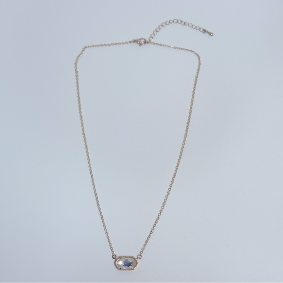 Jewelry - Gold Pendant Necklace